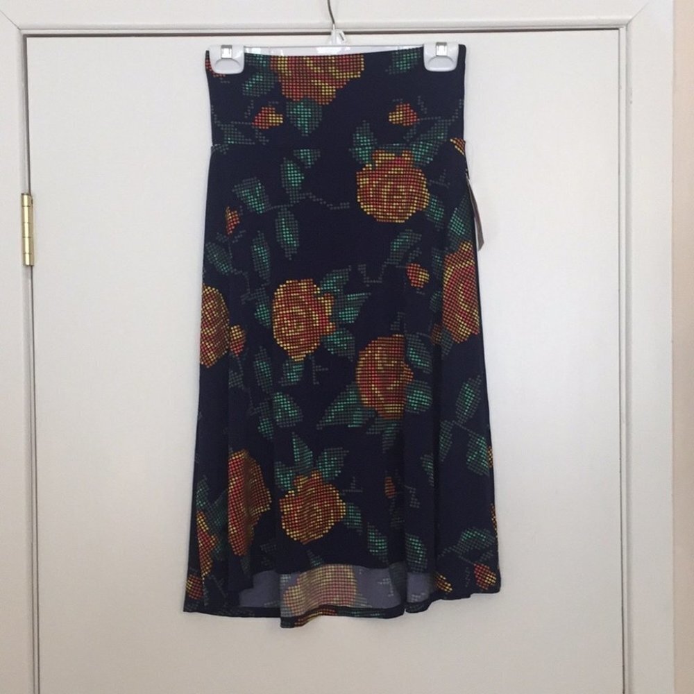XS LuLaRoe Azure Skirt B02 536